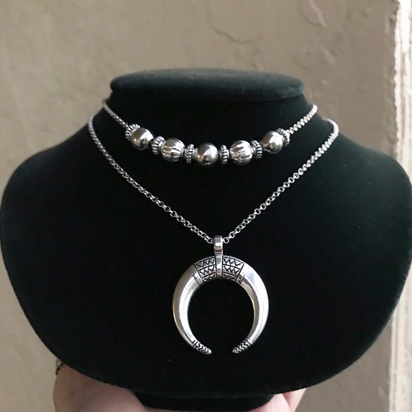 Double layer crecent moon horn silver necklace - Picture 4 of 10